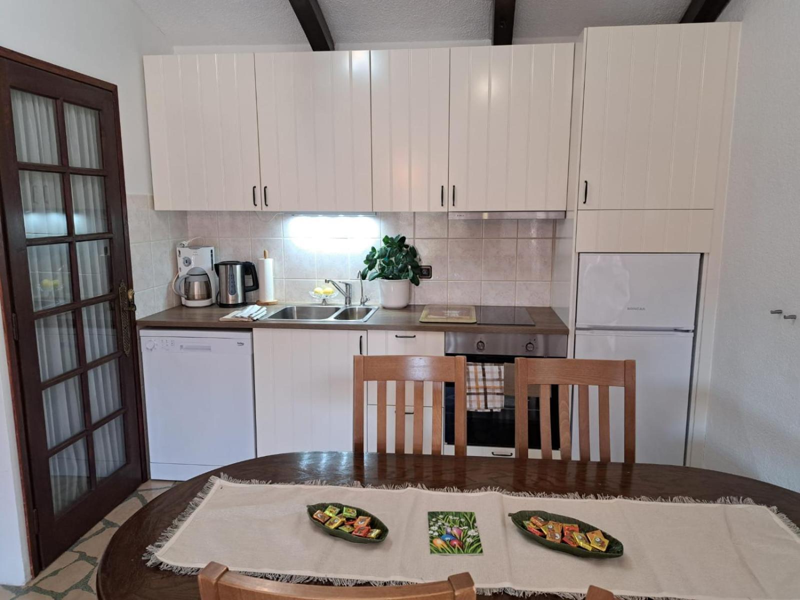 Villa Apartments Oliva Seget Vranjica Exterior foto