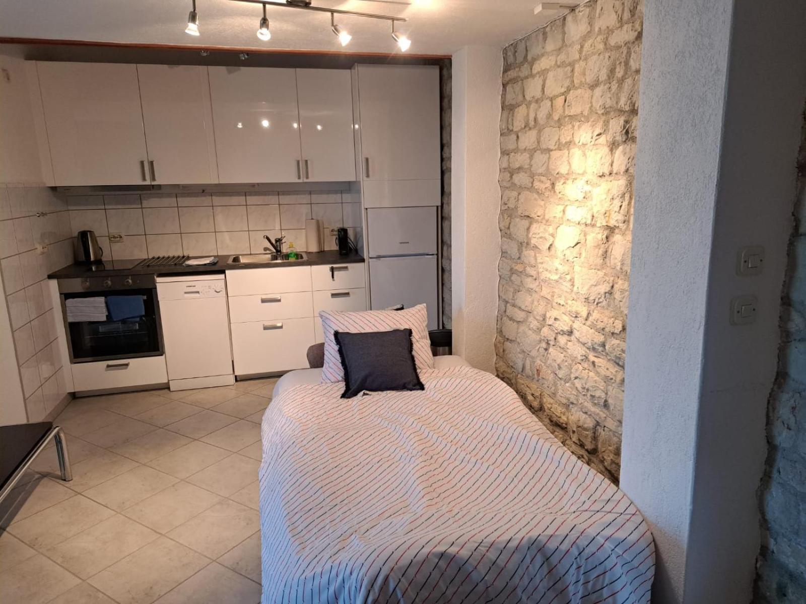 Villa Apartments Oliva Seget Vranjica Exterior foto